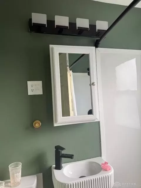 Bath - 1700 Norton Ave, Kettering, OH 45420 photo 6 of 6