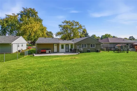 Exterior - 3255 Erter Dr, Springfield, OH 45503 photo 7 of 10