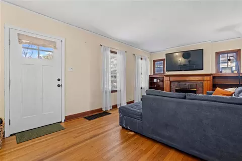 Entry Way - 1509 Springhill Ave, Kettering, OH 45409 photo 2 of 5