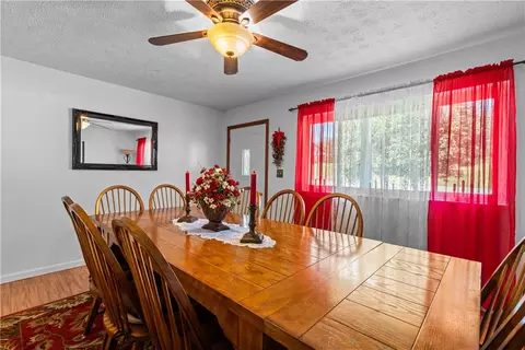 Dining - 473 E Lomar Ave, Carlisle, OH 45005 photo 2 of 3
