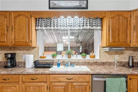 Kitchen - 473 E Lomar Ave, Carlisle, OH 45005 photo 3 of 3