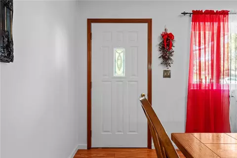 Entry Way - 473 E Lomar Ave, Carlisle, OH 45005 photo 2 of 3