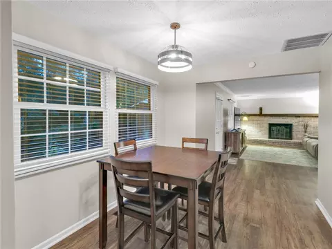 Dining - 8710 Park Haven Pt, Centerville, OH 45458 photo 4 of 4