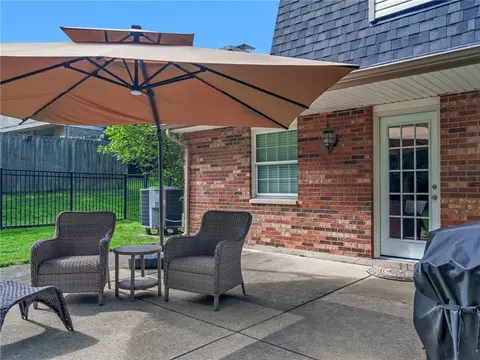 Exterior - 8710 Park Haven Pt, Centerville, OH 45458 photo 6 of 10