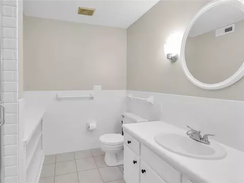 Bath - 8710 Park Haven Pt, Centerville, OH 45458 photo 2 of 4