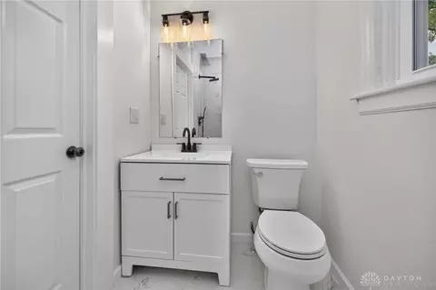 Bath - 4127 Flower Ave, Cincinnati, OH 45205 photo 3 of 3