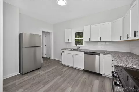 Kitchen - 4127 Flower Ave, Cincinnati, OH 45205 photo 2 of 3