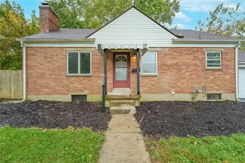 Exterior - 520 Earnshaw Dr, Kettering, OH 45429 photo 2 of 5