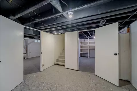 Entry Way - 520 Earnshaw Dr, Kettering, OH 45429 photo 6 of 6