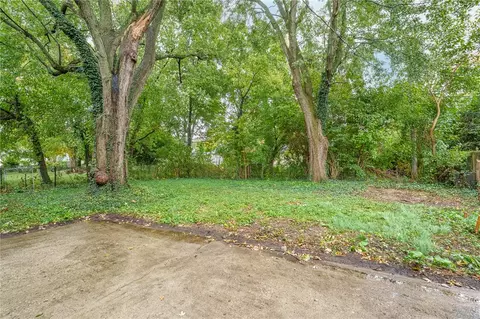 Exterior - 520 Earnshaw Dr, Kettering, OH 45429 photo 5 of 5