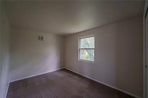 Bedroom - 520 Earnshaw Dr, Kettering, OH 45429 photo 4 of 7