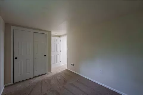 Bedroom - 520 Earnshaw Dr, Kettering, OH 45429 photo 5 of 7