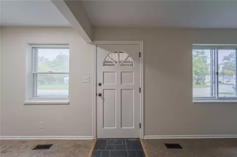 Entry Way - 520 Earnshaw Dr, Kettering, OH 45429 photo 1 of 6