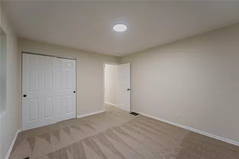 Bedroom - 520 Earnshaw Dr, Kettering, OH 45429 photo 3 of 7