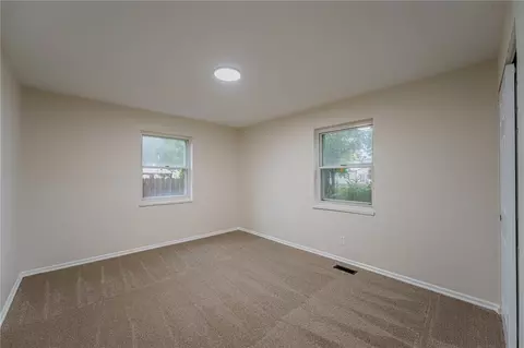 Bedroom - 520 Earnshaw Dr, Kettering, OH 45429 photo 2 of 7
