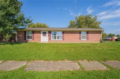 27 Adolpha Ave, New Lebanon, OH 45345