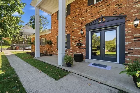 Exterior - 3201 Ridgeview Ave, Kettering, OH 45409 photo 3 of 16