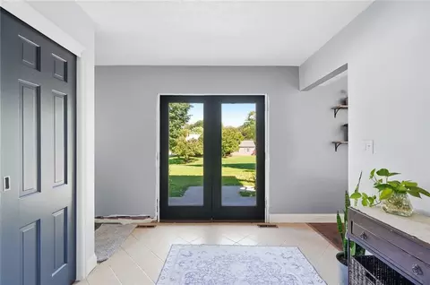 Entry Way - 3201 Ridgeview Ave, Kettering, OH 45409 photo 1 of 5