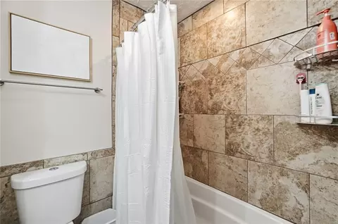 Bath - 3201 Ridgeview Ave, Kettering, OH 45409 photo 5 of 5