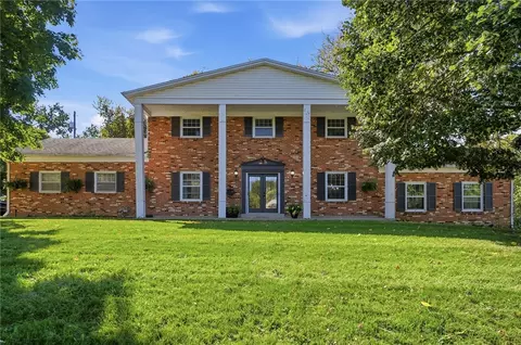 Exterior - 3201 Ridgeview Ave, Kettering, OH 45409 photo 2 of 16