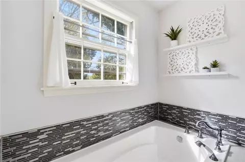 Bath - 3201 Ridgeview Ave, Kettering, OH 45409 photo 3 of 5