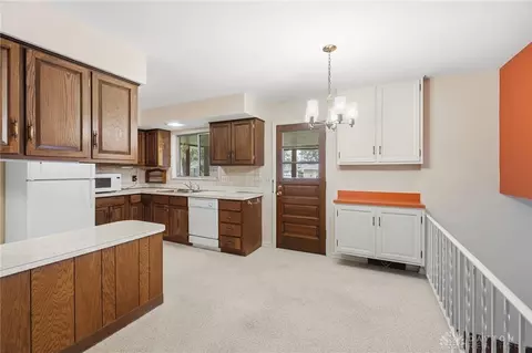 Kitchen - 386 Silvertree Ln, Centerville, OH 45459 photo 6 of 6