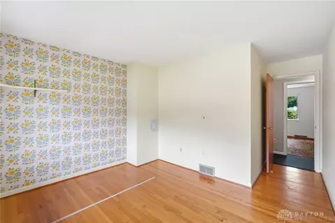 Bedroom - 386 Silvertree Ln, Centerville, OH 45459 photo 6 of 9