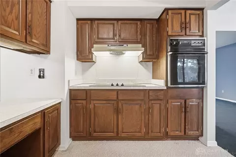 Kitchen - 386 Silvertree Ln, Centerville, OH 45459 photo 3 of 6