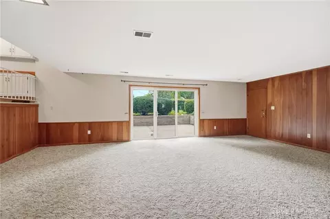 Living - 386 Silvertree Ln, Centerville, OH 45459 photo 8 of 12