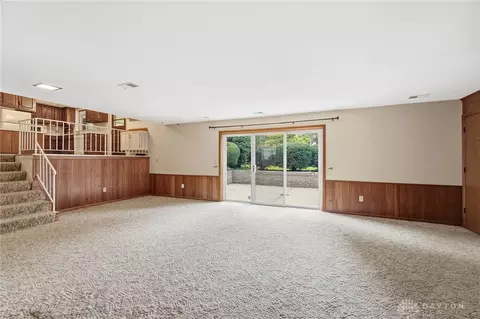 Living - 386 Silvertree Ln, Centerville, OH 45459 photo 11 of 12