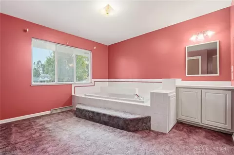 Bath - 386 Silvertree Ln, Centerville, OH 45459 photo 4 of 8