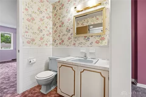 Bath - 386 Silvertree Ln, Centerville, OH 45459 photo 1 of 8