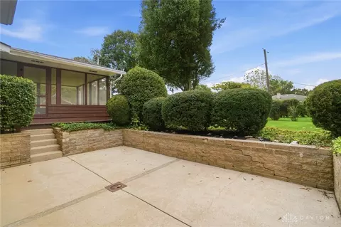 Exterior - 386 Silvertree Ln, Centerville, OH 45459 photo 9 of 13