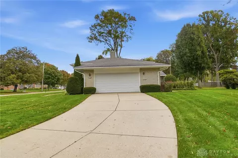 Exterior - 386 Silvertree Ln, Centerville, OH 45459 photo 12 of 13