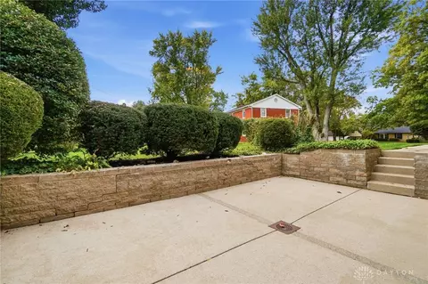 Exterior - 386 Silvertree Ln, Centerville, OH 45459 photo 10 of 13