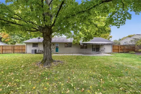 Exterior - 35 Waterford Dr, Centerville, OH 45458 photo 4 of 7