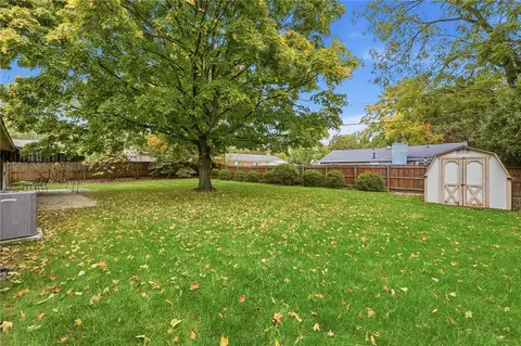 Exterior - 35 Waterford Dr, Centerville, OH 45458 photo 6 of 7