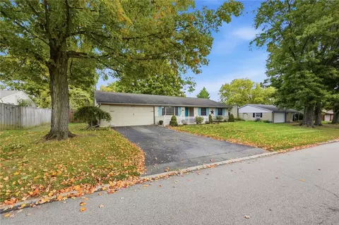 Exterior - 35 Waterford Dr, Centerville, OH 45458 photo 2 of 7