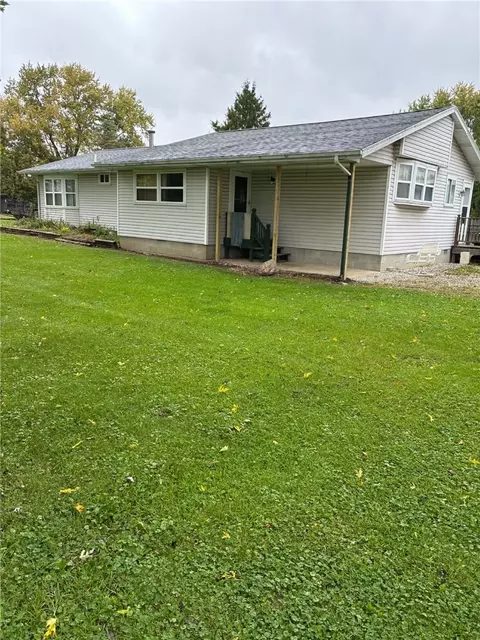 8625 Horseshoe Bn Rd, Ludlow Falls, OH 45339