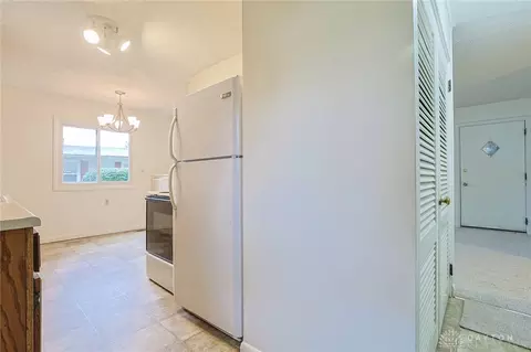 Entry Way - 2112 Colton Dr, Kettering, OH 45420 photo 2 of 2