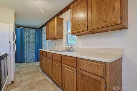Entry Way - 2112 Colton Dr, Kettering, OH 45420 photo 1 of 2