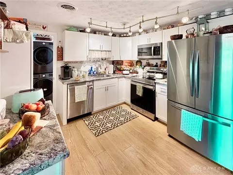 Kitchen - 414 Judy Ln, Gratis, OH 45330 photo 1 of 3
