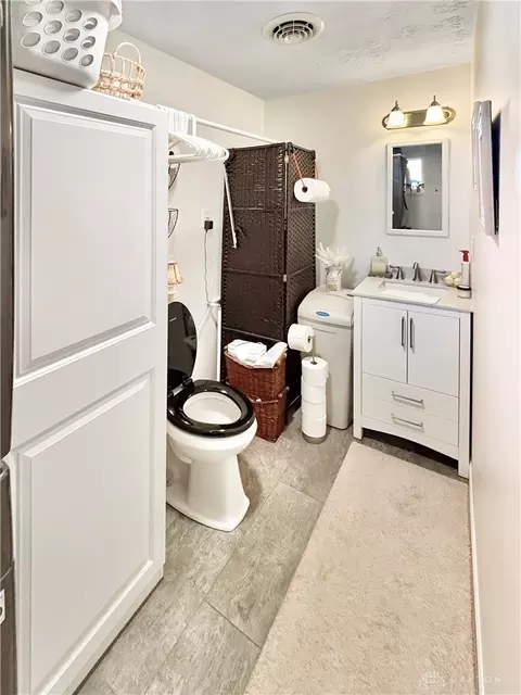 Bath - 414 Judy Ln, Gratis, OH 45330 photo 2 of 2