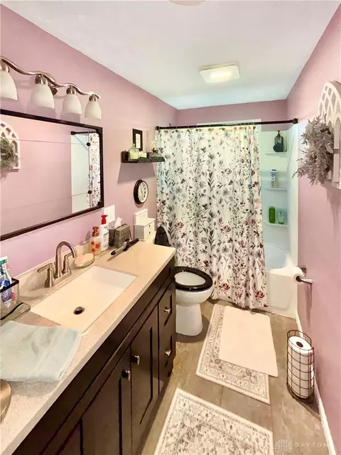 Bath - 414 Judy Ln, Gratis, OH 45330 photo 1 of 2