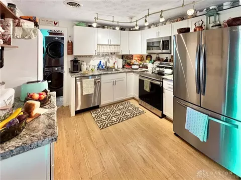 Kitchen - 414 Judy Ln, Gratis, OH 45330 photo 3 of 3