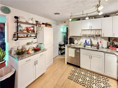 Kitchen - 414 Judy Ln, Gratis, OH 45330 photo 2 of 3