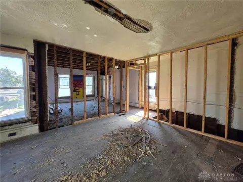 Bedroom - 1001 Clifton Ave, Springfield, OH 45505 photo 1 of 3