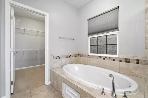 Bath - 9762 Brooks Bend Ct, Centerville, OH 45458 photo 3 of 8