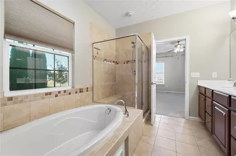 Bath - 9762 Brooks Bend Ct, Centerville, OH 45458 photo 4 of 8
