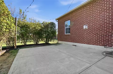 Exterior - 9762 Brooks Bend Ct, Centerville, OH 45458 photo 10 of 13